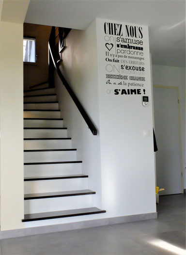 escalier entre deux murs anthonee
