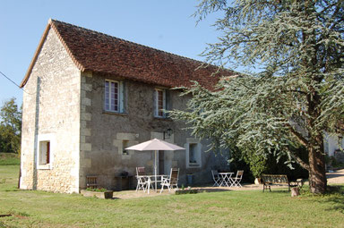 B&B-Chançay-Vouvray-Amboise-Tours-Loire-Valley-swimming-pool-castles