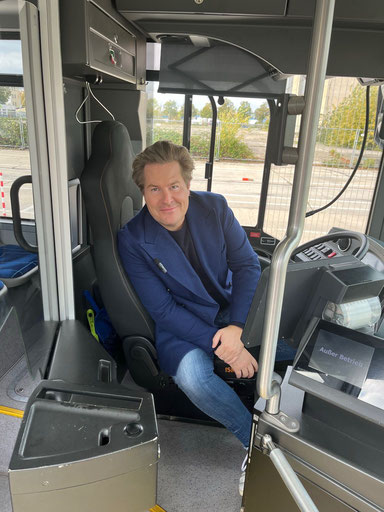 Lars-Christian Karde im Bus der Leipziger Verkehrsbetriebe (LVB).