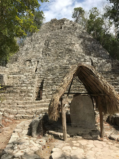backpacking-mexiko-yucatan-maya-staette-coba-nohoch-mul-pyramide