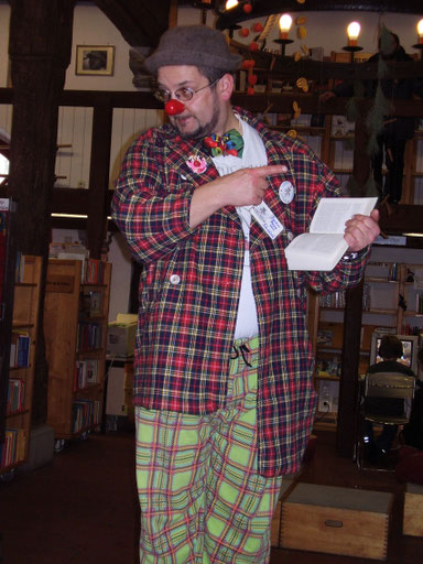 Pepe Pappalapap als Klinik Clown trägt seine Meinung vor
