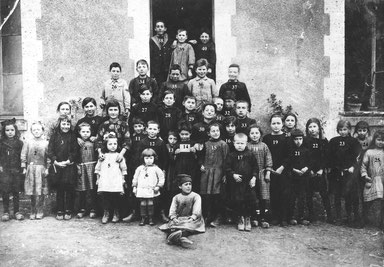 Charras 16 - photo de classe année 1924