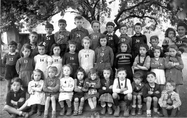Charras 16 - photo de classe année 1946/47 - petite section