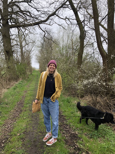 Wildpflanzenpädagogin und Wildkräuterexpertin Felicitas Selter