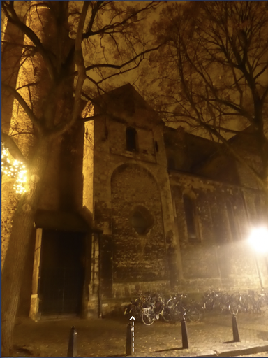 191204 Het midden van de tien stappen brede energielijn bij de zuidwesthoek van de Onze Lieve Vrouwebasiliek in Maastricht.