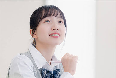 授業を受ける学生の画像