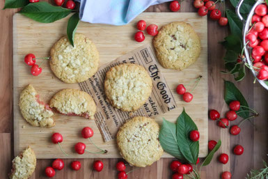Kirsch Crumble Cookies