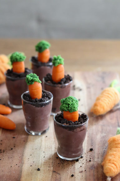 Schokopudding mit Marzipankarotte