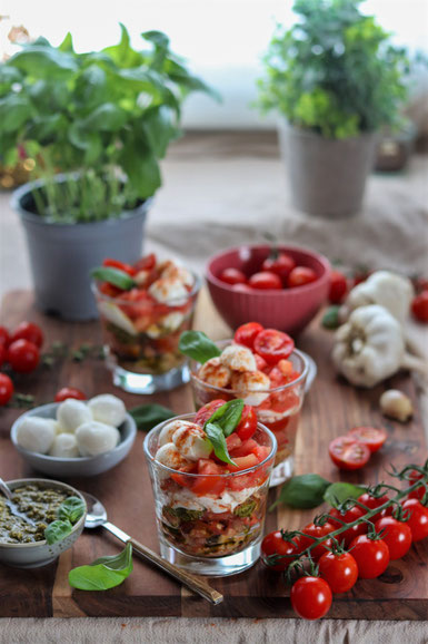 Tomate-Mozzarella im Glas
