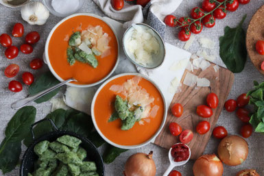 Tomatencremesuppe mit Spinatgnocchi