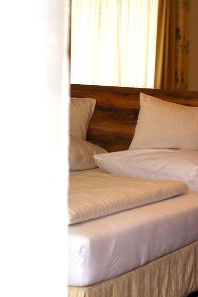 Bett im Poppengut