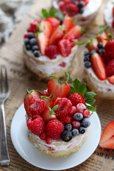 veganes Fruchttörtchen mit Joghurtalternative