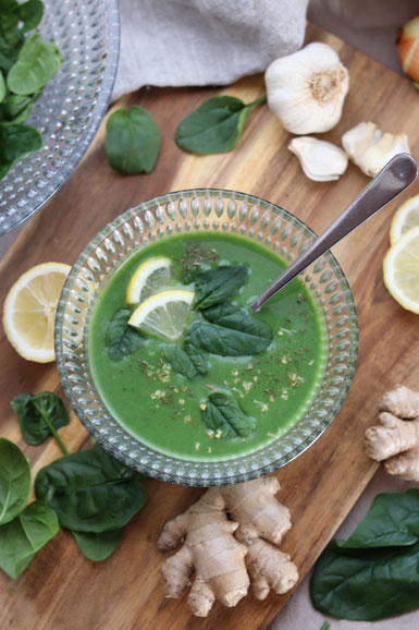 Spinat-Zucchini Suppe