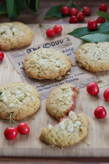 Kirscch Crumble Cookies