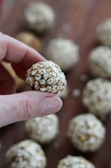 Apfelmusdattelballs