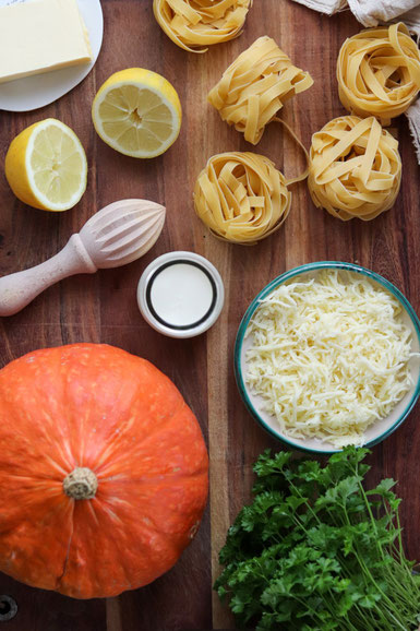 Zutaten für die One Pot Kürbis Pasta