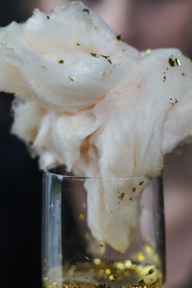Zuckerwatte im Sekt