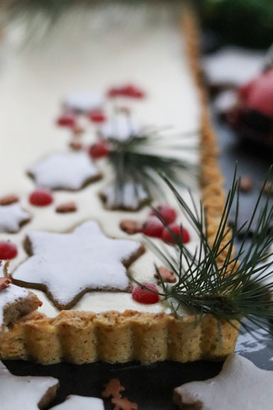 weihnachtliche Schokotarte mit Zimtsternen
