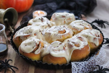 Kürbisschnecken mit Kaffee-Frischkäsefrosting