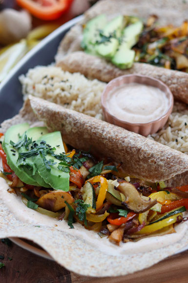 Tortillas mit Kräuterseitlingen und Gemüse