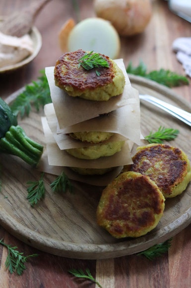 Kichererbsen-Zucchini Taler