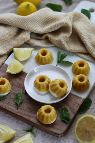zuckerfreie Mango Joghurt Eisminiguglhupf