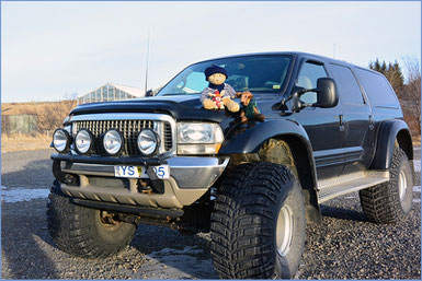 Kasimir, Cäsar und Fredi auf dem Super-Jeep