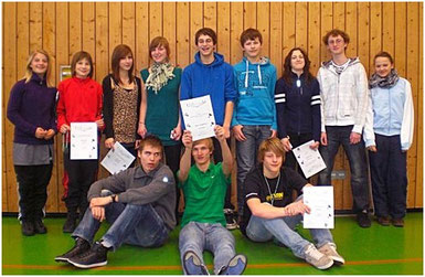 hinten v.l.n.r.: Katrin L., Katrin R., Mirjam, Giulia, Matthias K., Daniel,  Verena, Marcel, Katharina vorne v.l.n.r.: Matthias P., Sebastian, Dominik