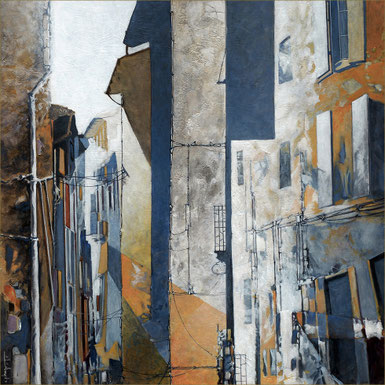 rues,,fenètres,mur orangé a droite