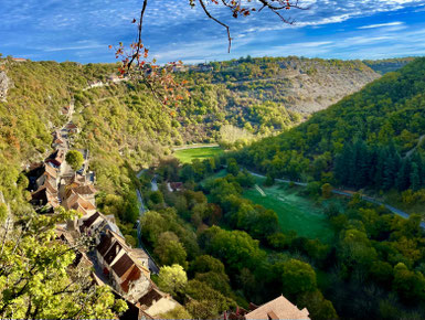 南西フランス　最も美しい村を旅する　オクシタニー地方　トゥールーズ発　