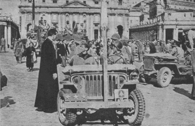 Il generale Clark chiede informazioni a un prete in Piazza San Pietro