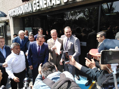 Denuncia Cuauhtémoc Blanco ante SEIDO a Graco Ramírez