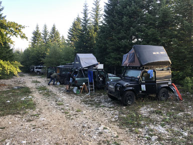 Unsere Stellplatz mitten in der Wald, auf einem Bosnischen Off Road Track.