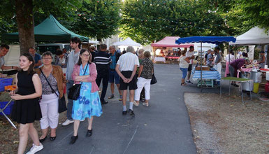 Le marché nocturne est l'un des temps forts de la vie de l'association.