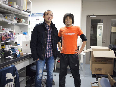 本人(左)、大先輩・清水さん(右)