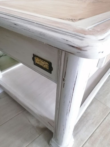 relooking de meubles le mans sarthe table basse merisier blanc patine bois poignee coque campagne