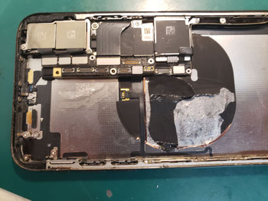 iPhone X Face IDの修理とバッテリー再修理 - カバーガレージ iPhone X Face IDの修理とバッテリー再修理 - カバーガレージ