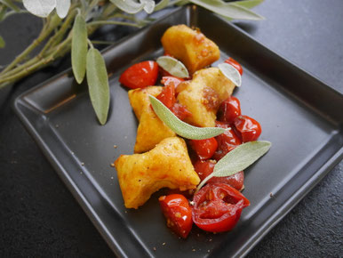 Curry-Gnocci / Kirschtomatenragoût