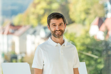 Dr. med. Maximilian Hartmann Facharzt für Innere Medizin und Kardiologie  Zusatzbezeichnung Notfallmedizin  Sachkunde Sportkardiologie Stufe 1 der DGK