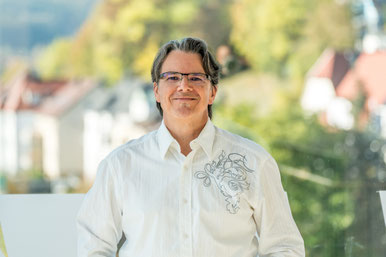 Dipl. Ing. Dr. med. univ. Martin Sommerauer  Facharzt für Innere Medizin und Kardiologie   Zusatzbezeichnung Notfallmedizin  Zusatzbezeichnung Geriatrie