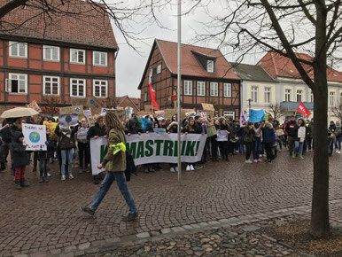 Abschlusskundgebung vor dem Rathaus Foto: Kristoph-Felix Piepke