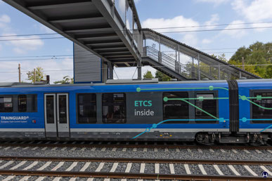 Über das System kann so auch die tatsächliche Geschwindigkeit und die Position eines Zuges festgestellt werden.