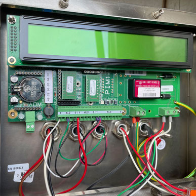 Steuerplatine-mit-Display-und-Verdrahtung