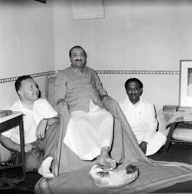 Late May 1960, Poona, India : Lud with Baba & Ramakrishnan. Photographed by Meelan - Courtesy of MN Collection