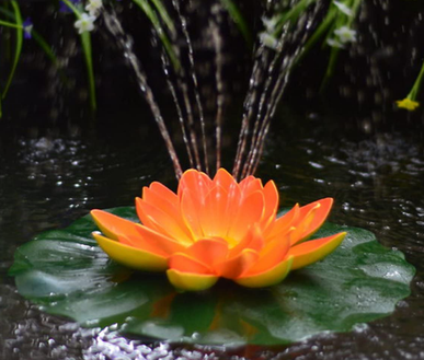 Solarspringbrunnen als Dekoration Fertigteich Wasser