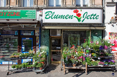 Blumen-Jette. Neukölln, Karl-Marx-Straße 178