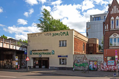 Gebt dem Bahnhof sein Dach zurück. Der S-Bahnhof Yorckstraße (S2) sollte im Sinne des Denkmalschutzes sein historisches Dach wiederbekommen.