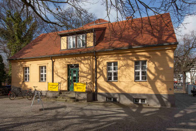 Die Herstellung von Seide in Preußen mit Fokus auf Berlin im 18. Jahrhundert.