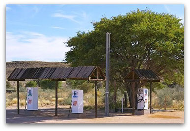 Tankstelle in der Nähe des Fish River Canyon