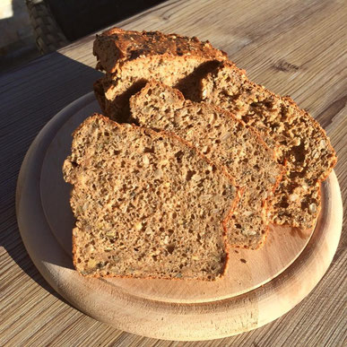 Vollkornbrot mit Kernen und Samen